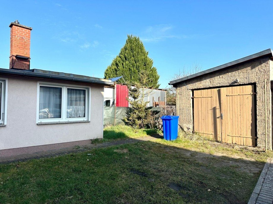 PKW-Au�enstellplatz Einfamilienhaus Ducherow