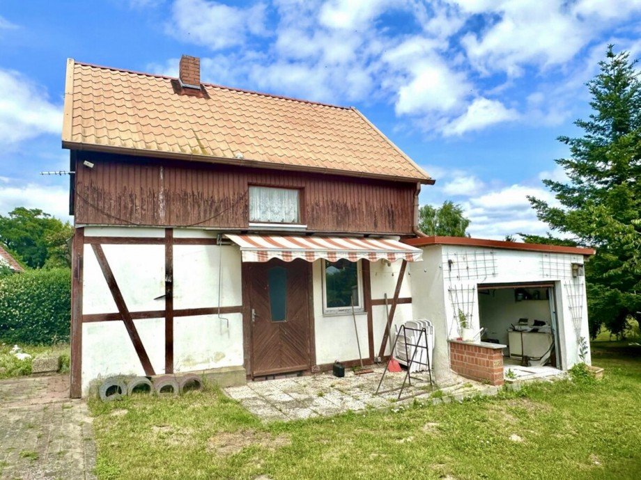 Nebengeb�ude mit Garage Einfamilienhaus Krackow / Lebehn