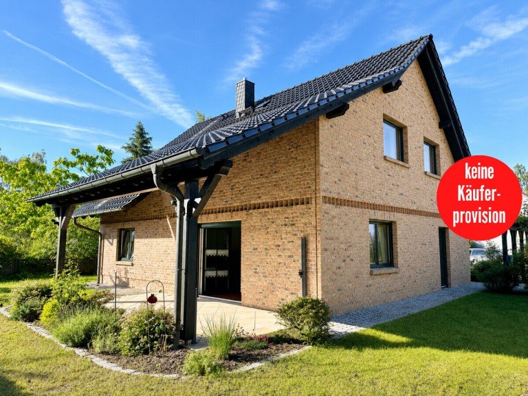 Hausansicht Torgelow / Dr�geheide Einfamilienhaus HORN IMMOBILIEN ++ modernes Einfamilienhaus mit Photovoltaikanlage und vielen Extras, Torgelow