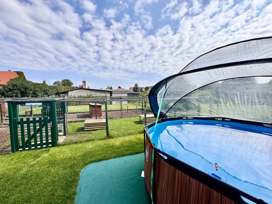 H�hnergehege + Pool Einfamilienhaus Ueckerm�nde