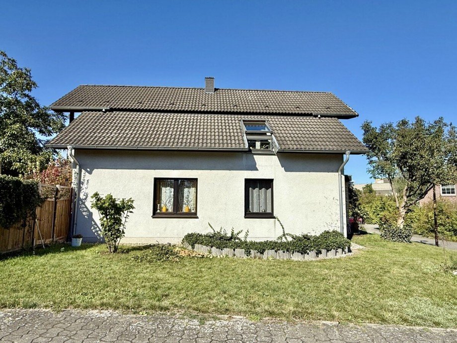 Haus Seitenansicht Einfamilienhaus Neubrandenburg