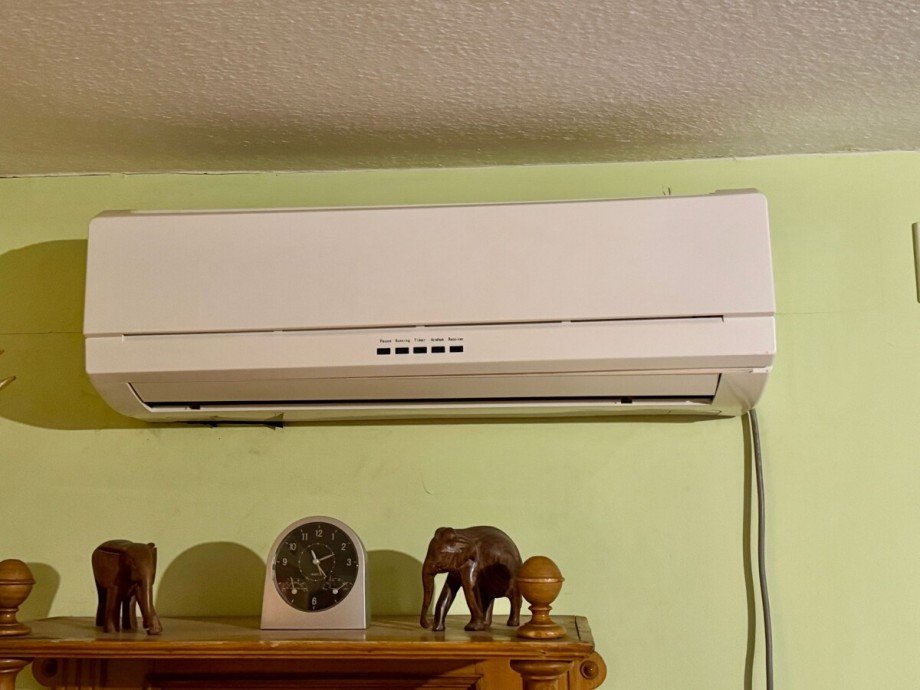 Klimager�t zum k�hlen und heizen Reihenendhaus Jatzke