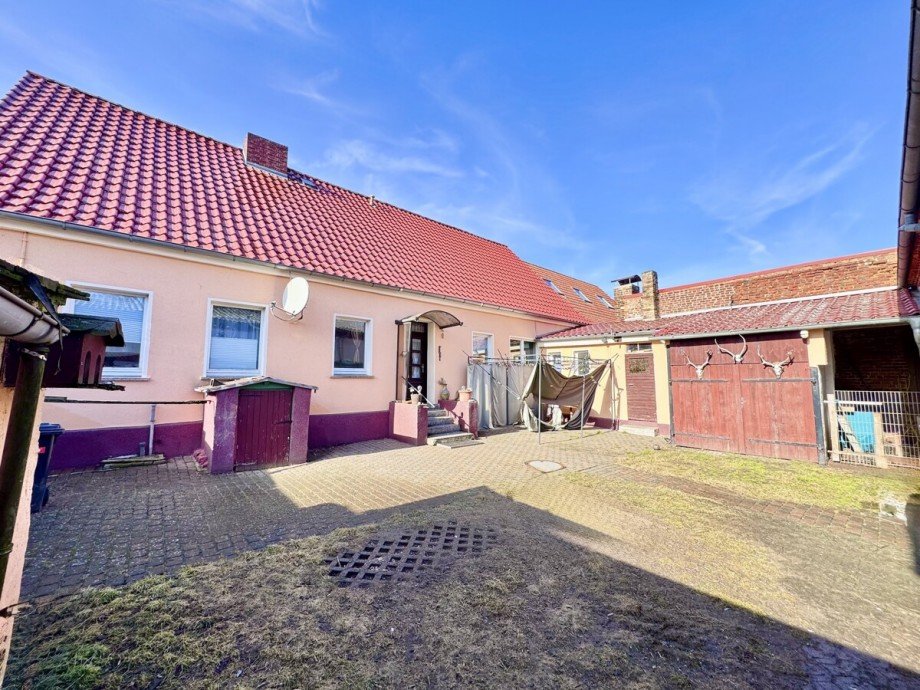 Innenhof Einfamilienhaus Br�ssow