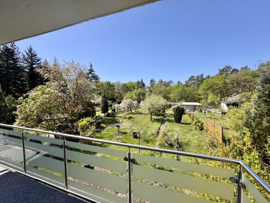 Blick vom Balkon Doppelhaush�lfte Neubrandenburg