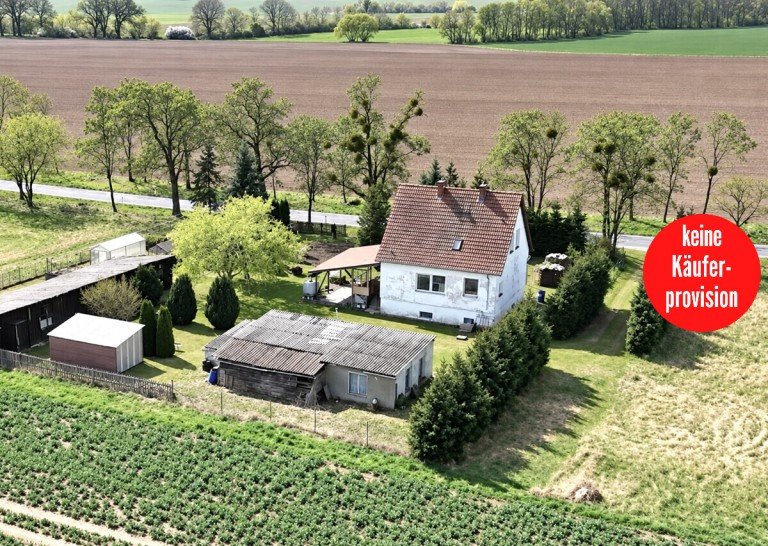 Titelbild Strasburg / Gehren Einfamilienhaus HORN IMMOBILIEN ++ Alleinlage gesucht? Einfamilienhaus, voll unterkellert in Gehren bei Strasburg
