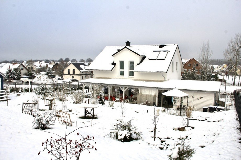 das Grundst�ck mit Haus Einfamilienhaus Neustrelitz