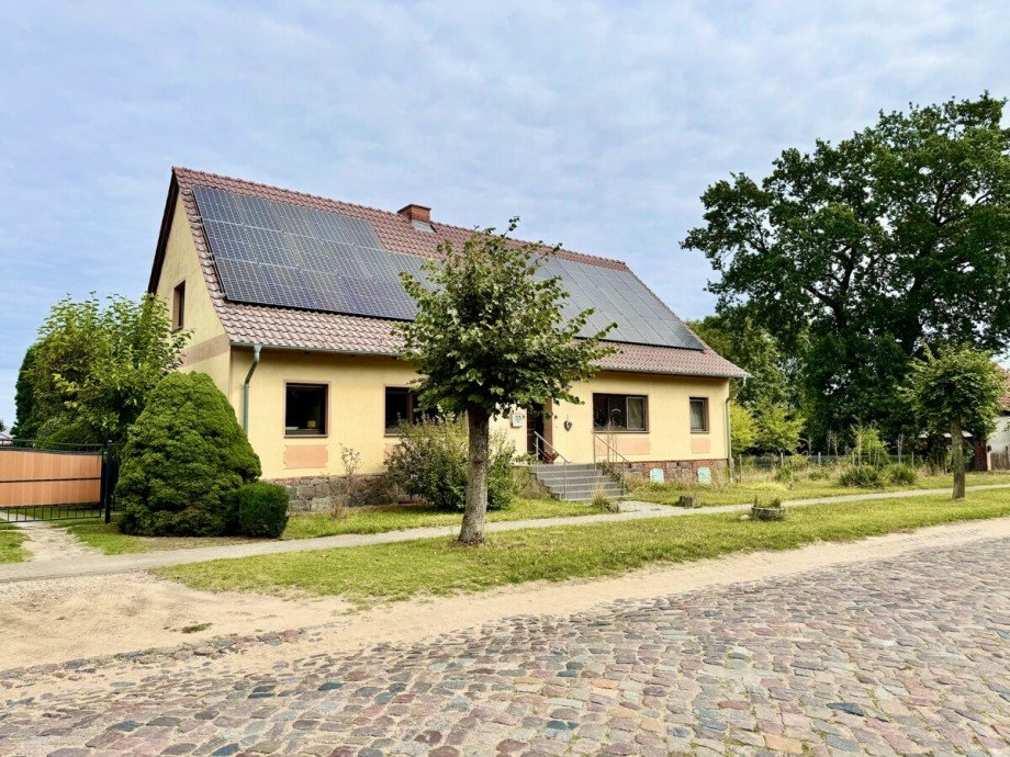 Hausansicht Einfamilienhaus Nadrensee