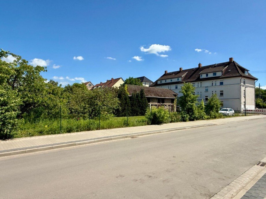 Stra�enansicht Mehrfamilienhaus Neubrandenburg