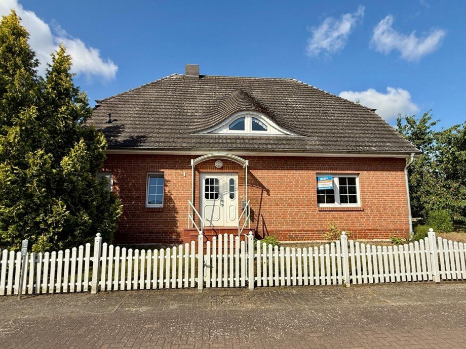 Frontansicht Einfamilienhaus Neuendorf