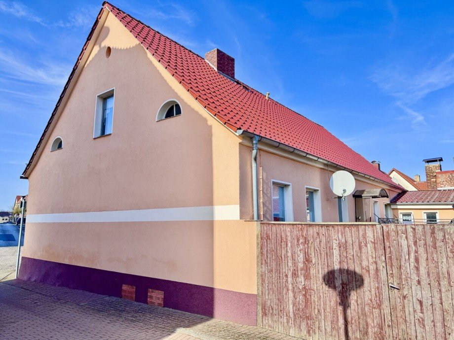 Hausansicht Einfamilienhaus Br�ssow