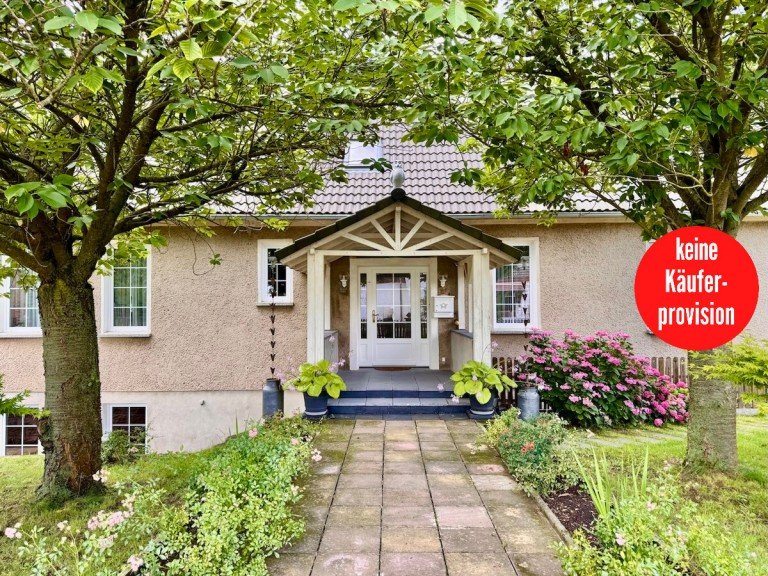 Eingang Gartz - Gartz Haus HORN IMMOBILIEN + gro�z�giges und elegantes Einfamilienhaus mit Einliegerwohnung und Garage in Gartz