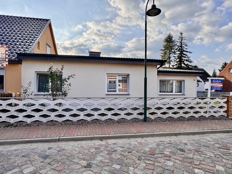 Hausansicht Doppelhaush�lfte Viereck