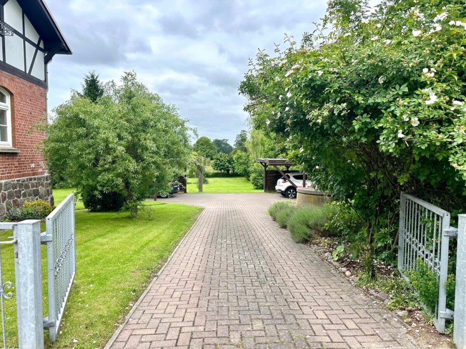 Zufahrt Zweifamilienhaus Klein Helle