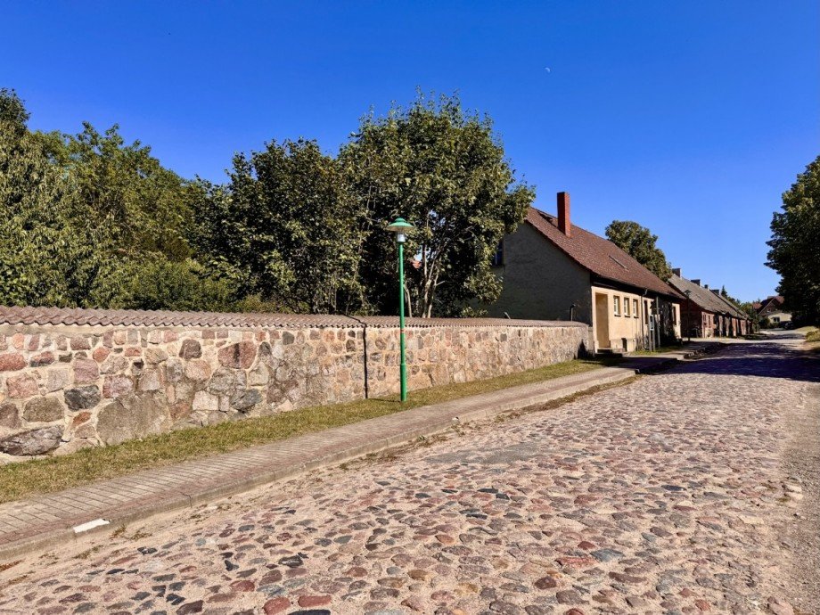 Stra�enansicht Einfamilienhaus Carmzow-Wallmow / Cremzow