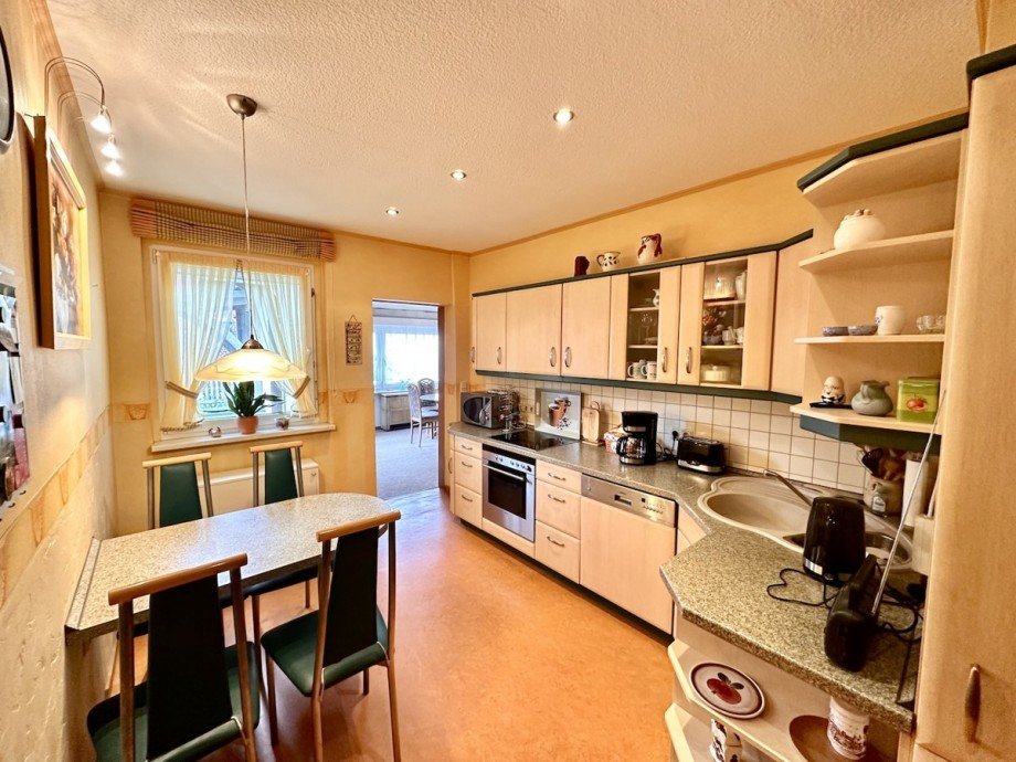 K�che Doppelhaush�lfte Viereck