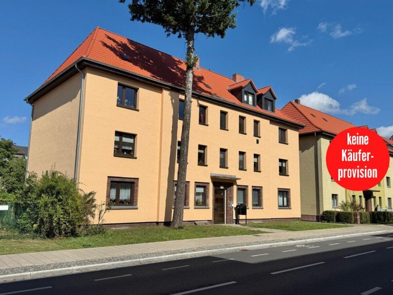 MFH mit 7 WE und 10 Garagen Neubrandenburg Mehrfamilienhaus HORN IMMOBILIEN++VERKAUFT! Neubrandenburg, Mehrfamilienhaus mit 7 Whg., Garten, Keller & 9 Garagen -vermietet-