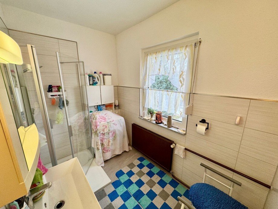 Badezimmer Doppelhaush�lfte Burg Stargard