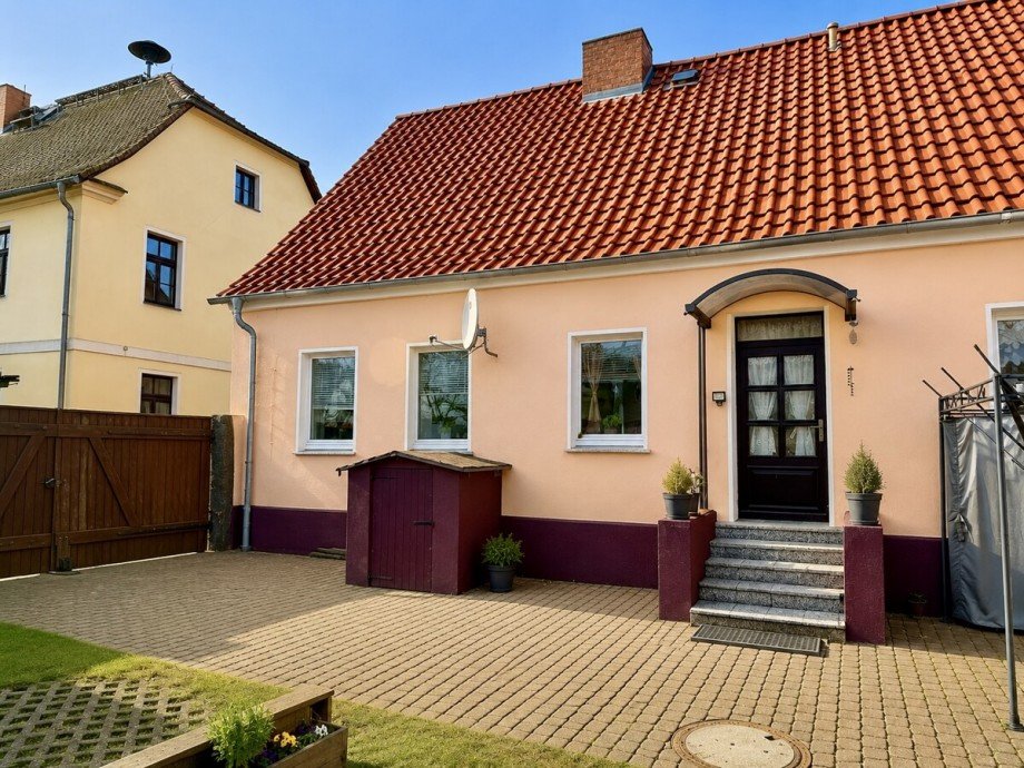 Innenhof Einfamilienhaus Br�ssow