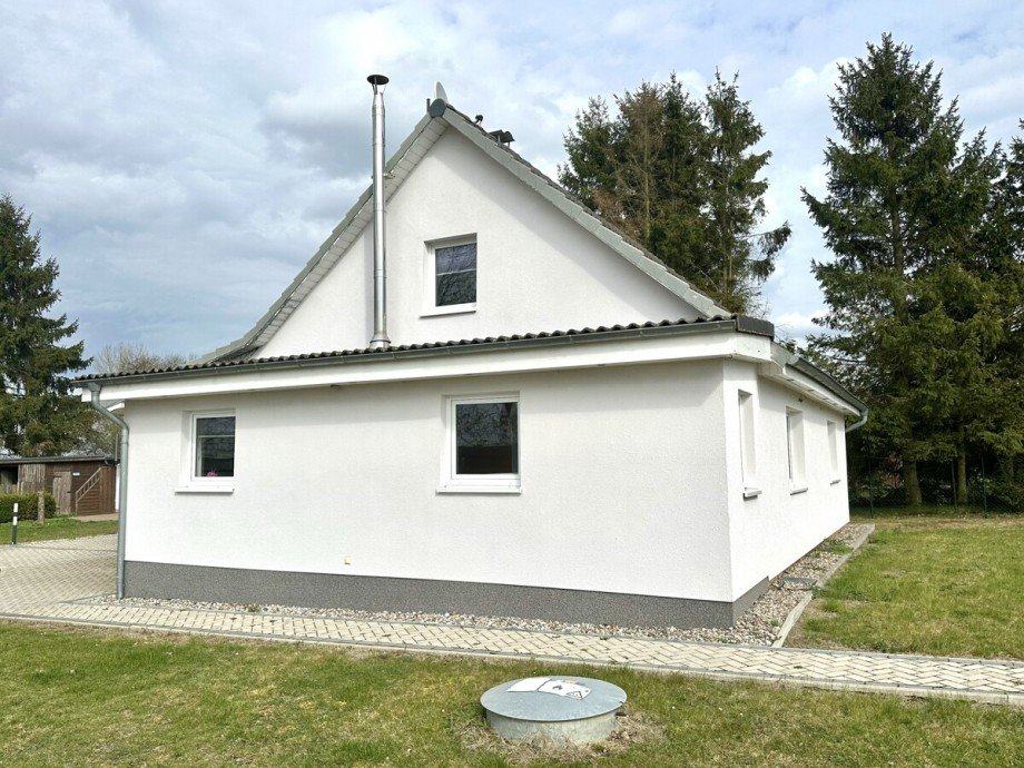 Hausansicht Giebelseite Einfamilienhaus Friedland / Jatzke