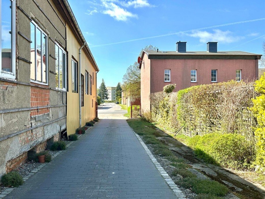 Zuwegung zur Garage Einfamilienhaus Blumenhagen