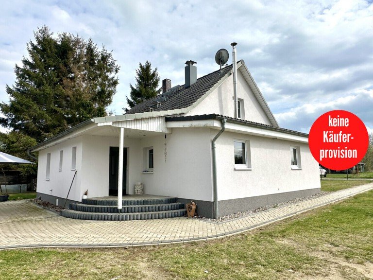 Hausansicht Friedland / Jatzke Einfamilienhaus HORN IMMOBILIEN ++ sch�nes Einfamilienhaus mit gro�em Grundst�ck in Randlage, Jatzke bei Friedland