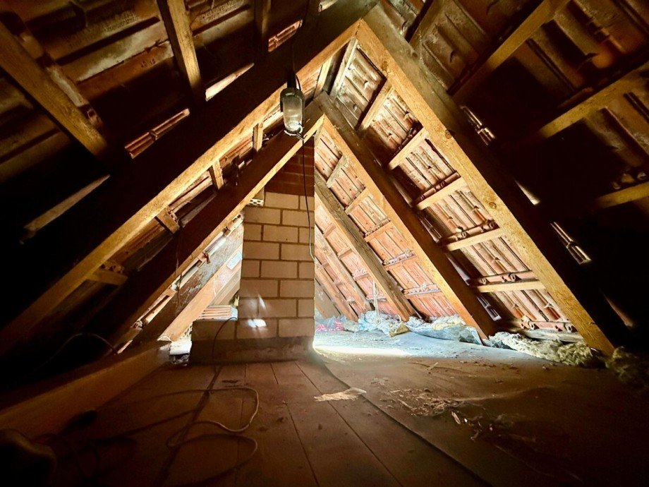 Dachboden Doppelhaush�lfte Neubrandenburg