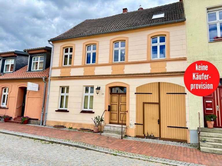 Zweifamiliehaus in Penkun Penkun Reihenhaus HORN IMMOBILIEN ++ Wohnhaus mit zwei Wohneinheiten und Gartengrundst�ck am See in Penkun