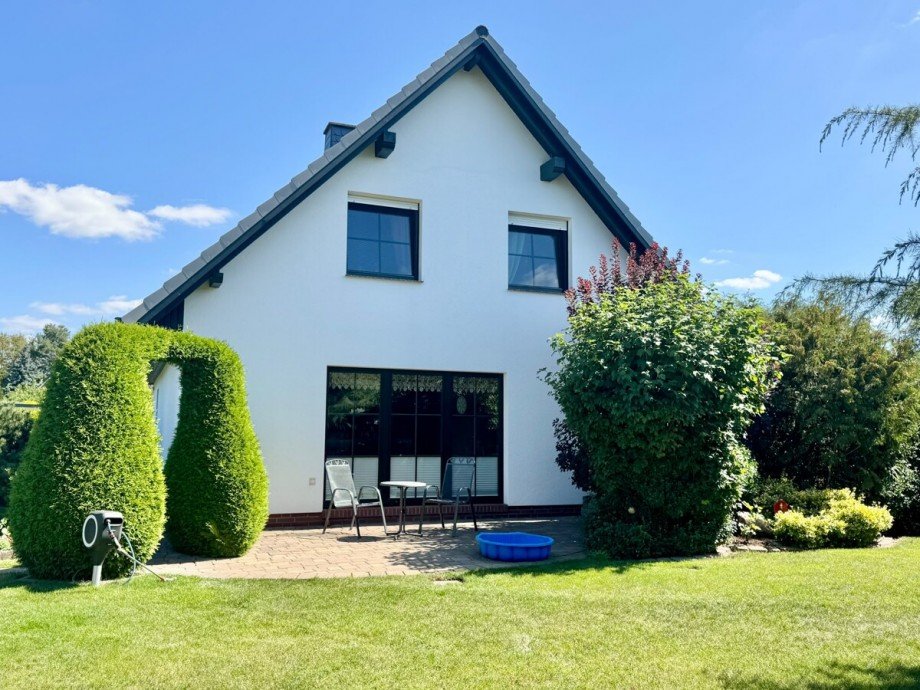 Hausansicht Giebelseite Einfamilienhaus Podewall