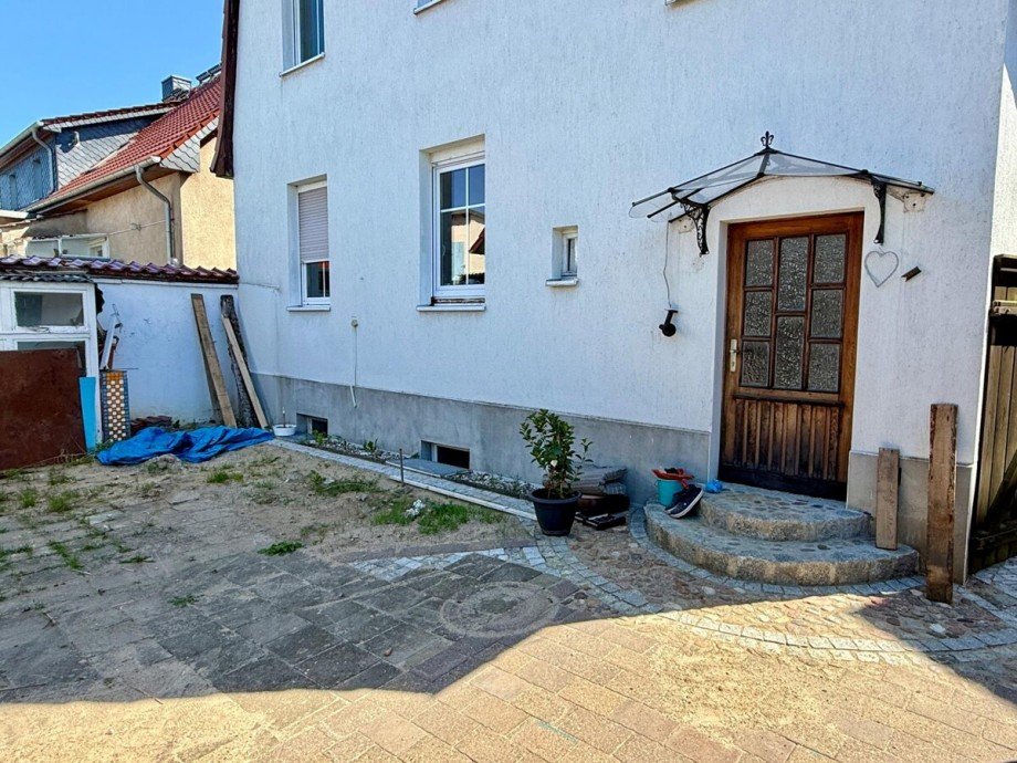 Hauseingang R�ckseite Einfamilienhaus Neubrandenburg