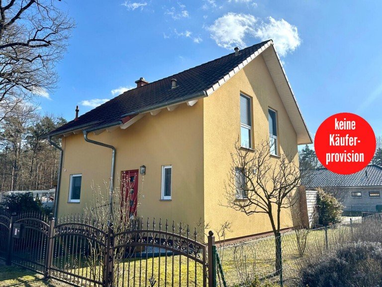 Hausansicht Torgelow Einfamilienhaus HORN IMMOBILIEN ++ modernes Einfamilienhaus mit Photovoltaikanlage, Garage und Terrasse in Torgelow