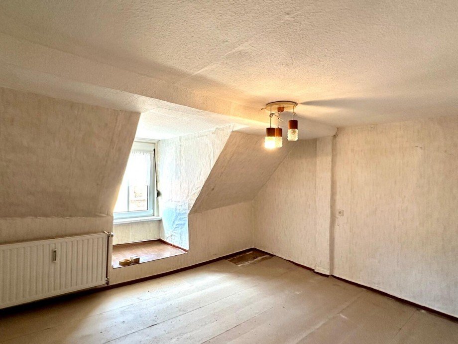 Schlafzimmer Dachgeschoss Zweifamilienhaus Burg Stargard