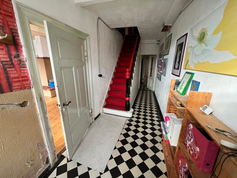 Flur EG mit Treppe zum DG Einfamilienhaus Altentreptow
