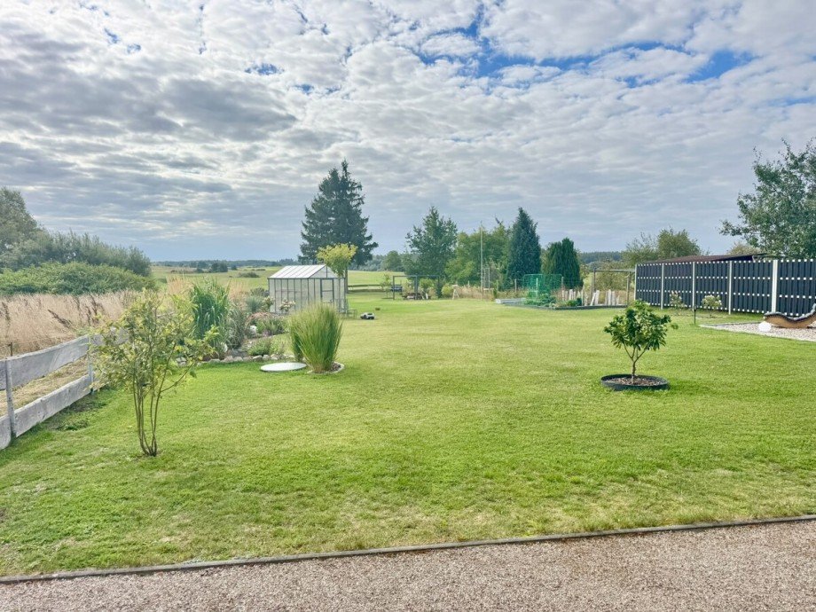 das Grundst�ck Doppelhaush�lfte M�llenhagen