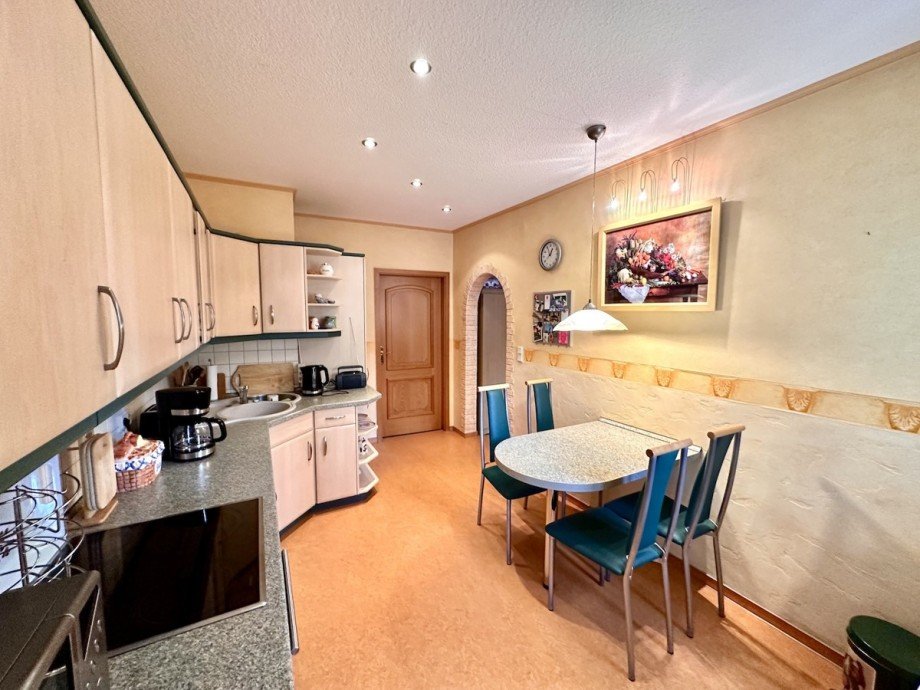 K�che Doppelhaush�lfte Viereck