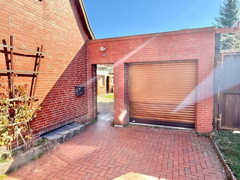 Einfahrt Garage Doppelhaush�lfte Neubrandenburg