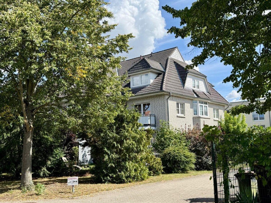 Stra�enansicht Etagenwohnung Neubrandenburg