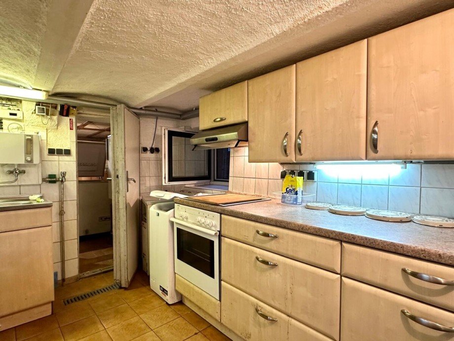 Hobbyk�che im Keller Einfamilienhaus Uckerland / G�terberg