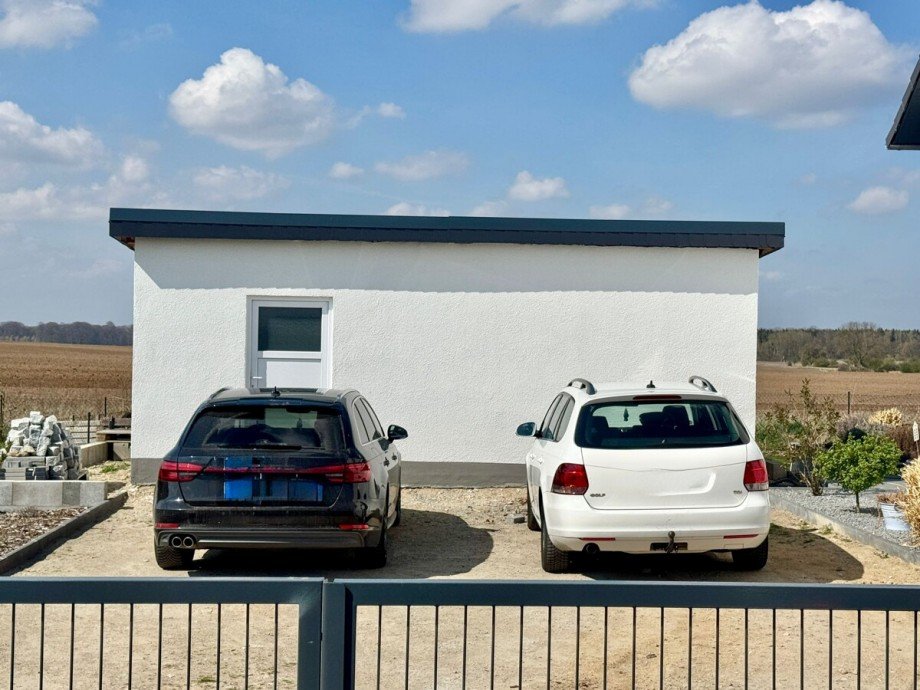PKW-Stellpl�tze + Keller Ersatzraum Ger�tehaus Einfamilienhaus Lindetal