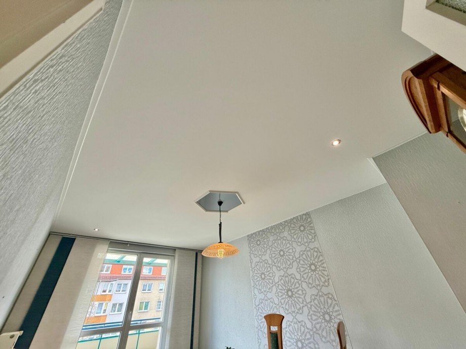 Detail Decke Wohnzimmer Etagenwohnung Neubrandenburg