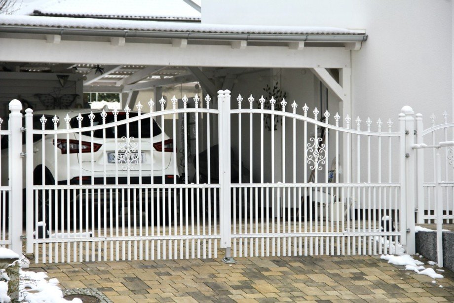 Einfahrtstor pulverbeschichtet Einfamilienhaus Neustrelitz