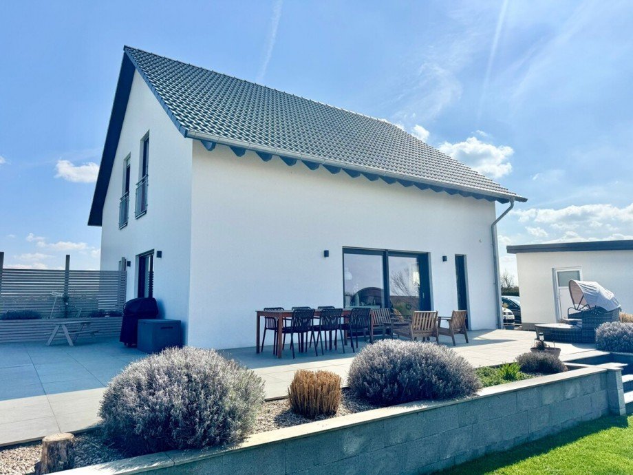 Hausansicht vom Garten Einfamilienhaus Lindetal