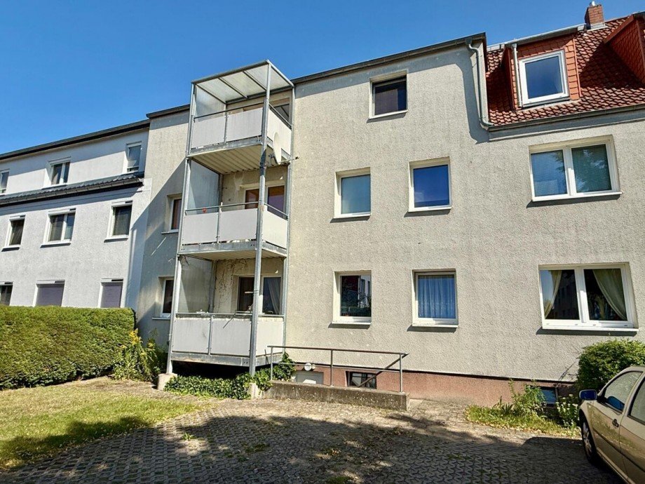 R�ckseite Etagenwohnung Neubrandenburg