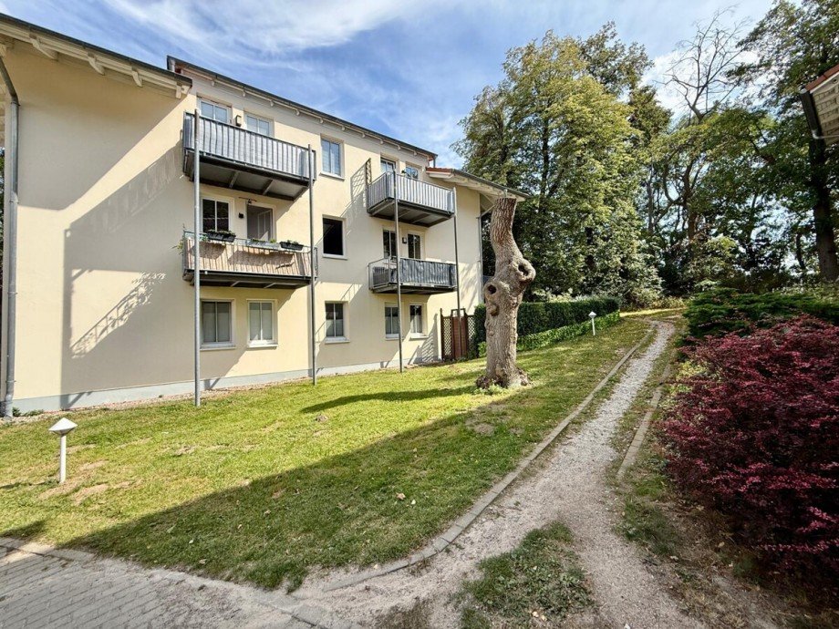 Seitenansicht Etagenwohnung Neubrandenburg
