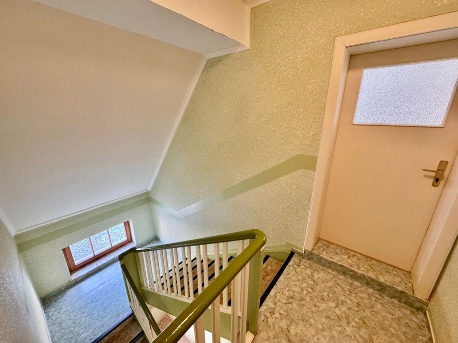 gemeinschaftlicher Hausflur Dachgeschoss Reihenmittelhaus Neustrelitz
