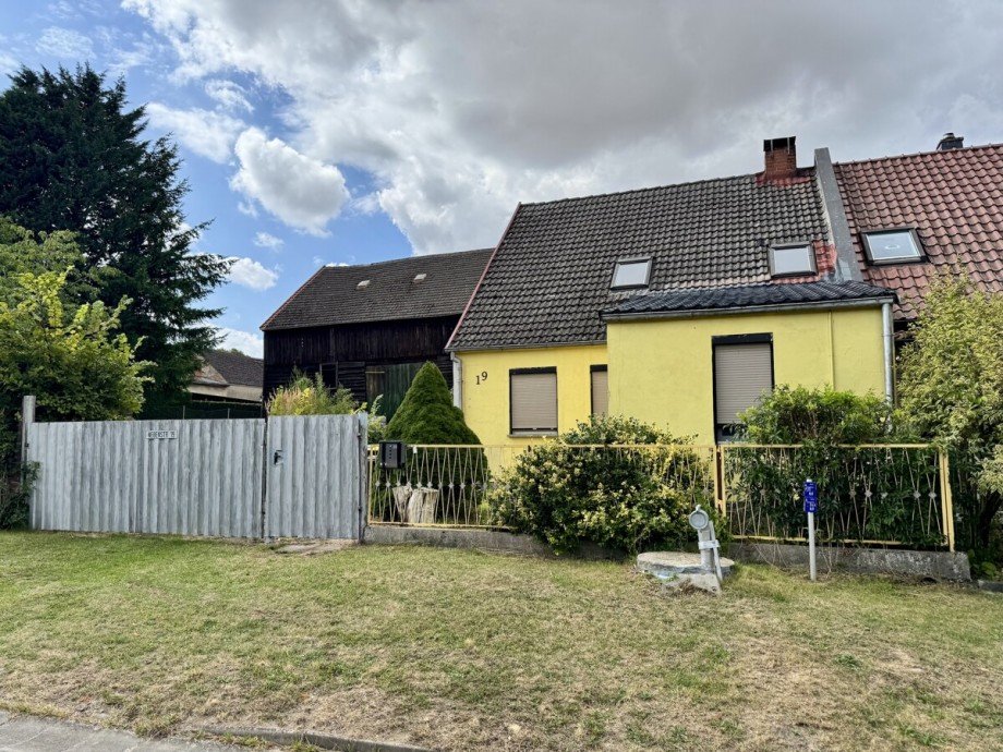 Hausansicht Doppelhaush�lfte Gartz (Oder) / Hohenreinkendorf