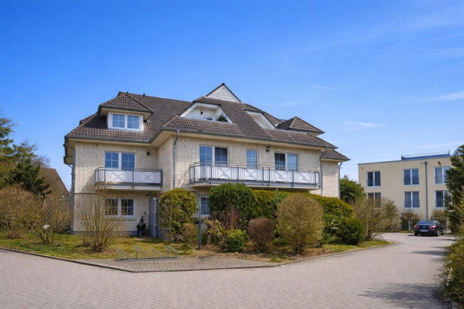 Stra�enansicht Etagenwohnung Neubrandenburg