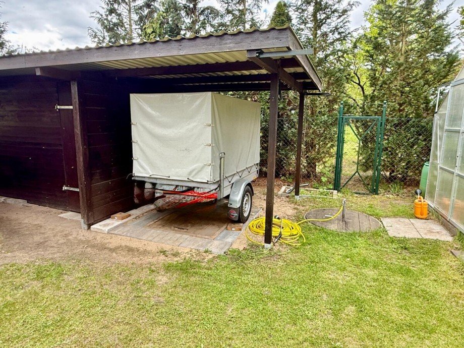 2. Carport und eigener Brunnen Reihenmittelhaus Wesenberg