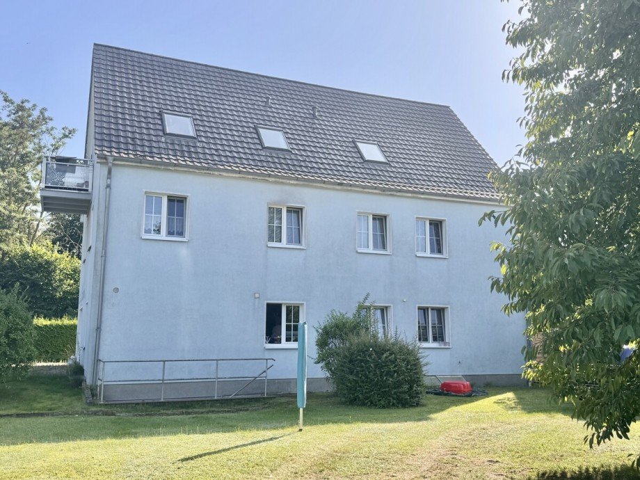 Hausansicht R�ckseite Mehrfamilienhaus Rechlin