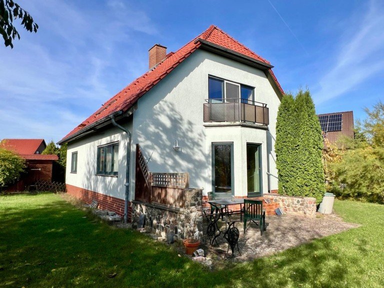 Einfamilienhaus Neubrandenburg Einfamilienhaus HORN IMMOBILIEN++ VERKAUFT! Neubrandenburg, gro�es Einfamilienhaus mit Keller, Sauna - Einliegerwohg. m�glich!
