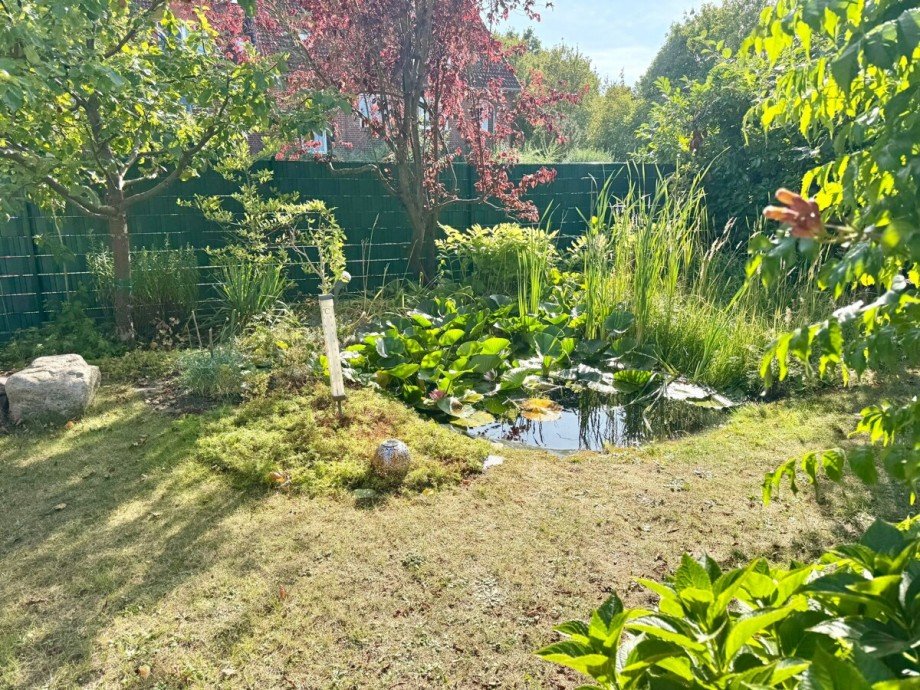 Grundst�ck mit Teich Haus Neubrandenburg